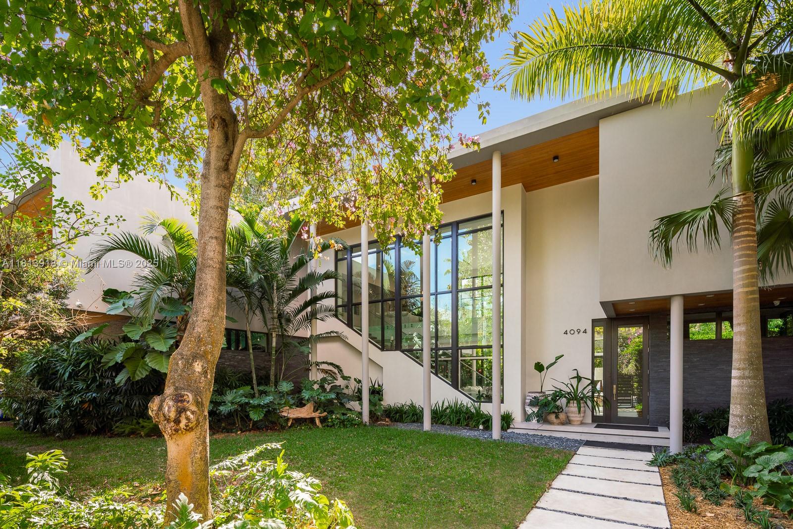 AMD PL OF BONITA PARK - фото