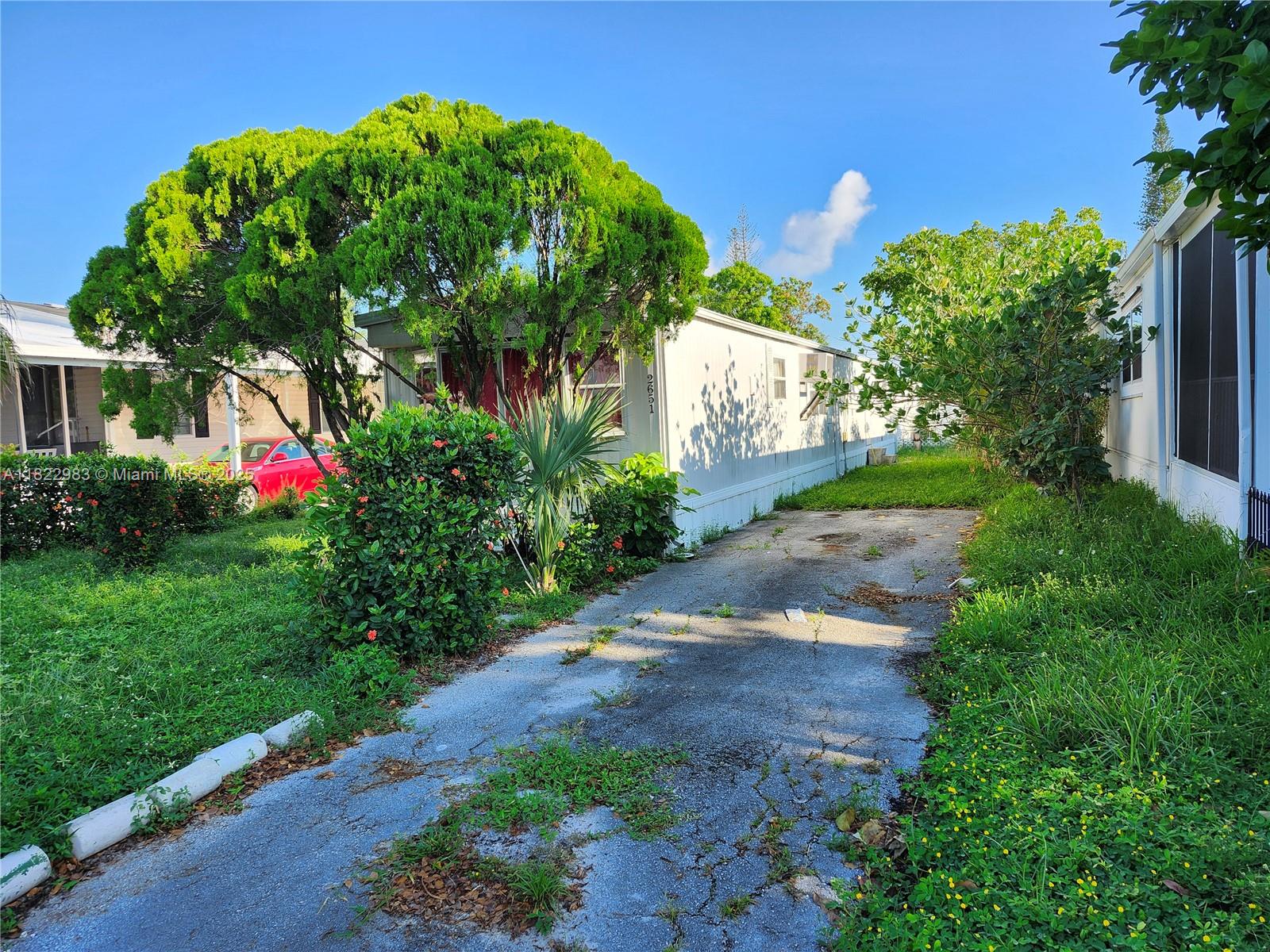 RAVENSWOOD ESTATES & MARI - фото