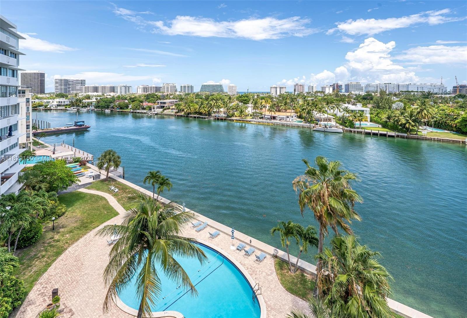 MEDITERRANEAN APARTMENTS - фото