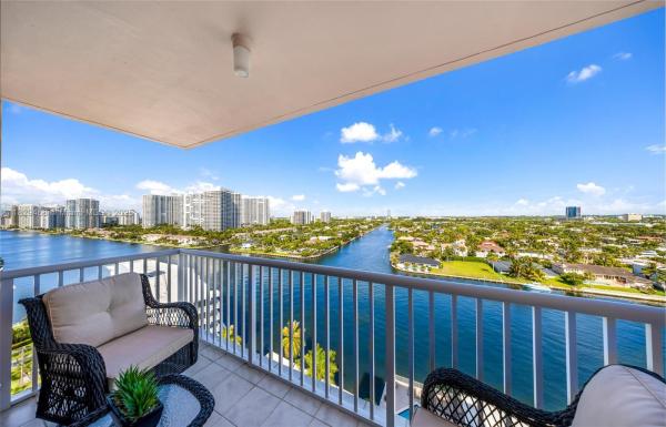 3161 S OCEAN DR #1510, HALLANDALE BEACH, FL 33009