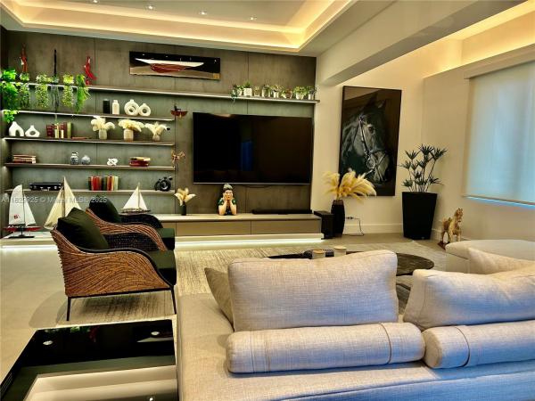 RONEY PALACE/ONE HOTEL