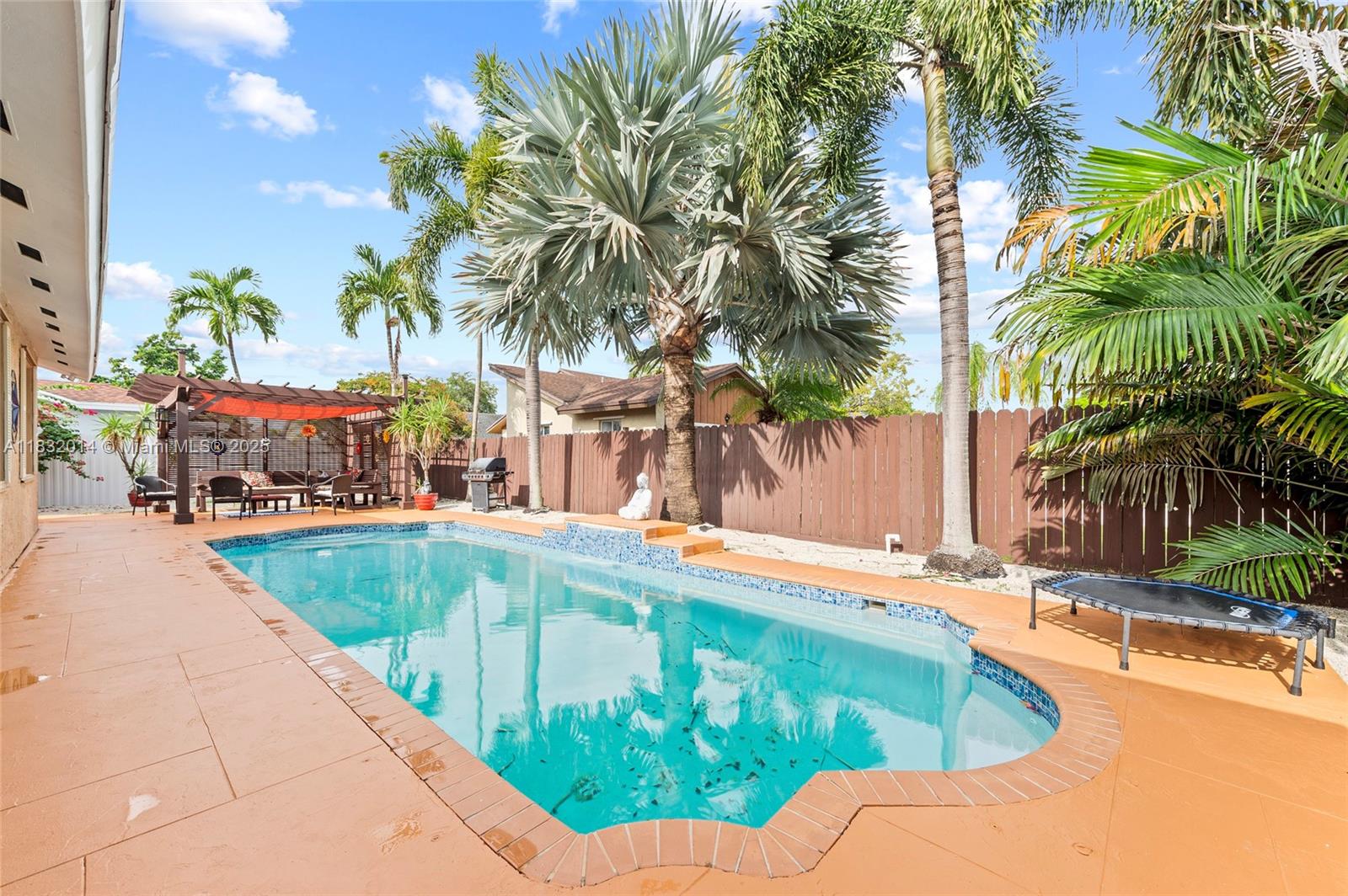 Harriel Estates - фото