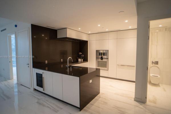 300 BISCAYNE BOULEVARD WAY #3009, MIAMI, FL 33131