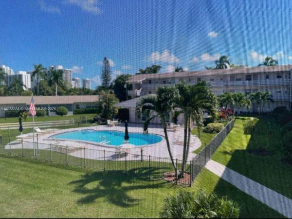 GOLDEN ISLES CONDO APTS