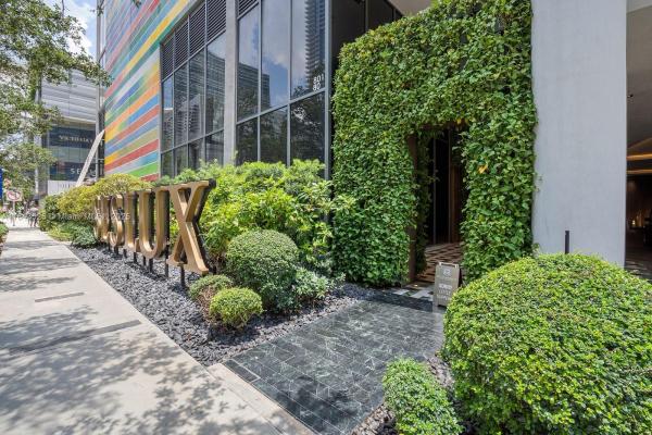 801 S MIAMI AVE #2402, MIAMI, FL 33130