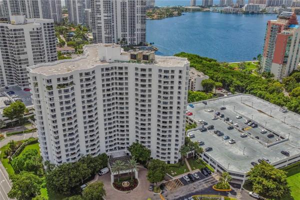 3300 NE 192ND ST #1913, AVENTURA, FL 33180