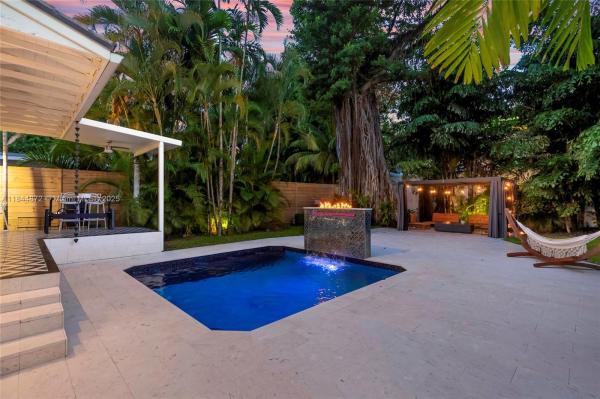 BRICKELL HAMMOCK UNIT NO