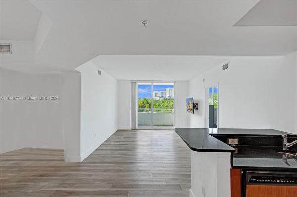 2775 NE 187TH ST #202, AVENTURA, FL 33180