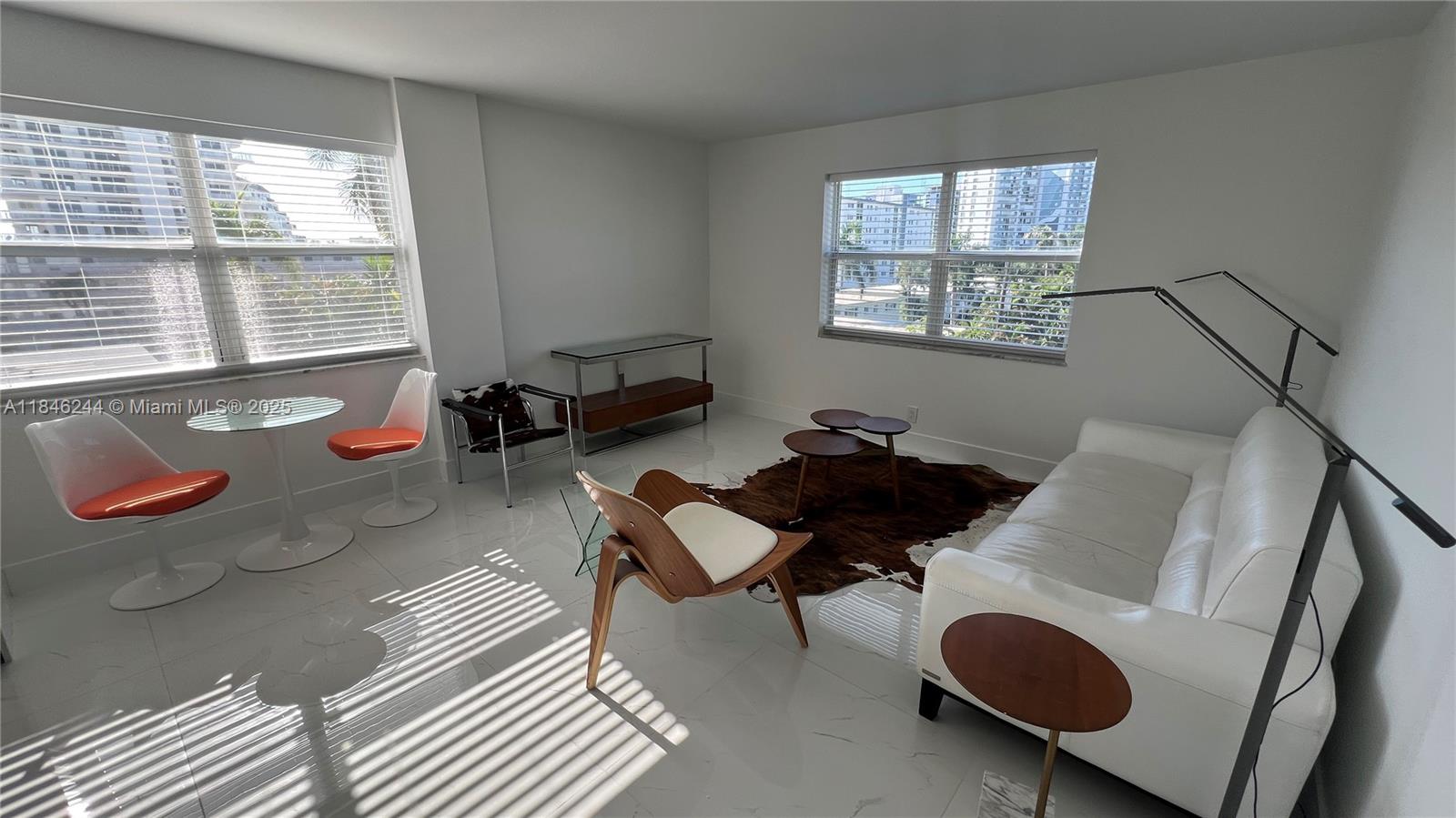 GALLERY CONDO - фото