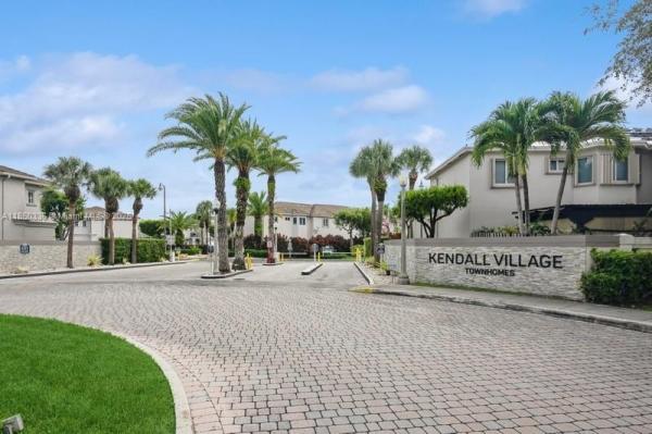 Kendall Village Townvilla