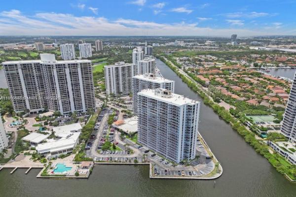 WATERVIEW CONDO