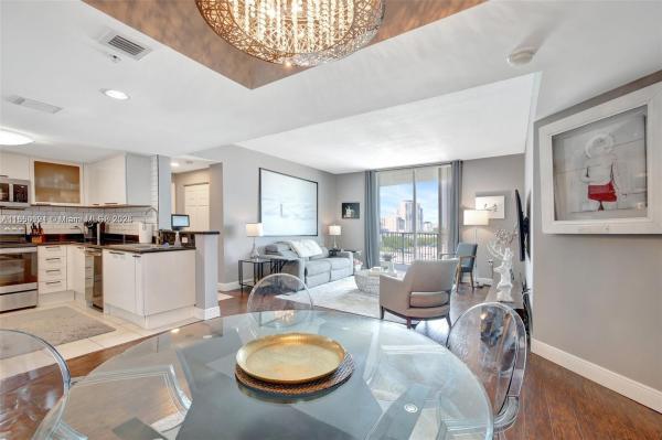 HOLLYWOOD STATION RES CON