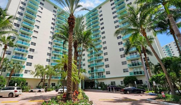 3901 S OCEAN DR #2D, HOLLYWOOD, FL 33019