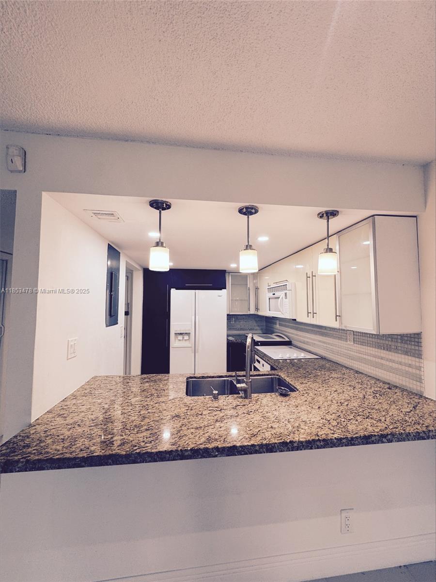 BUILDING THREE OF RACQUET - фото