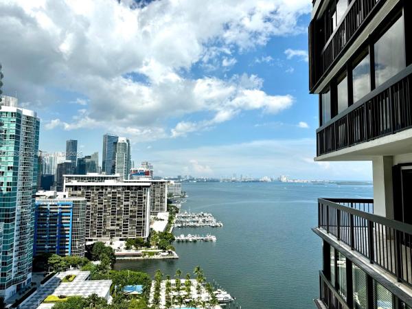 BRICKELL BAY CLUB CONDO