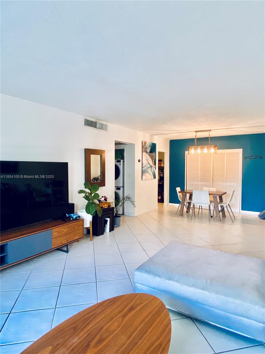 ISLAND POINTE CONDO - фото