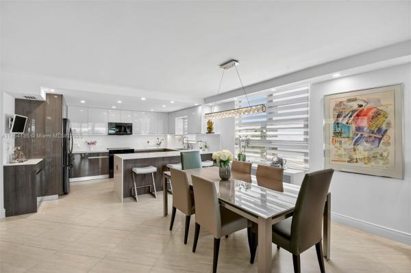 COLONY BAY HARBOR APTS CO