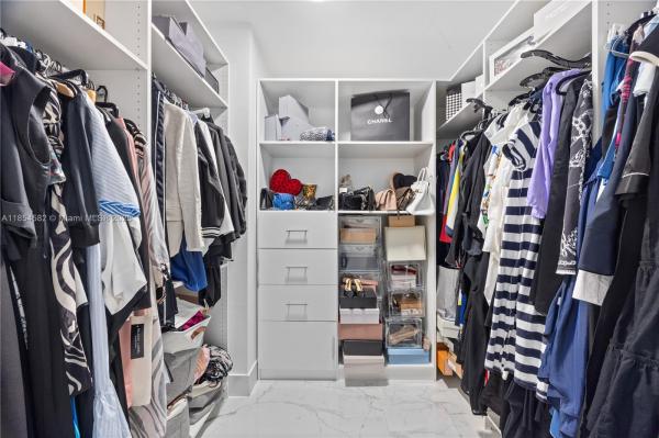 EASTSIDE AT AVENTURA COND