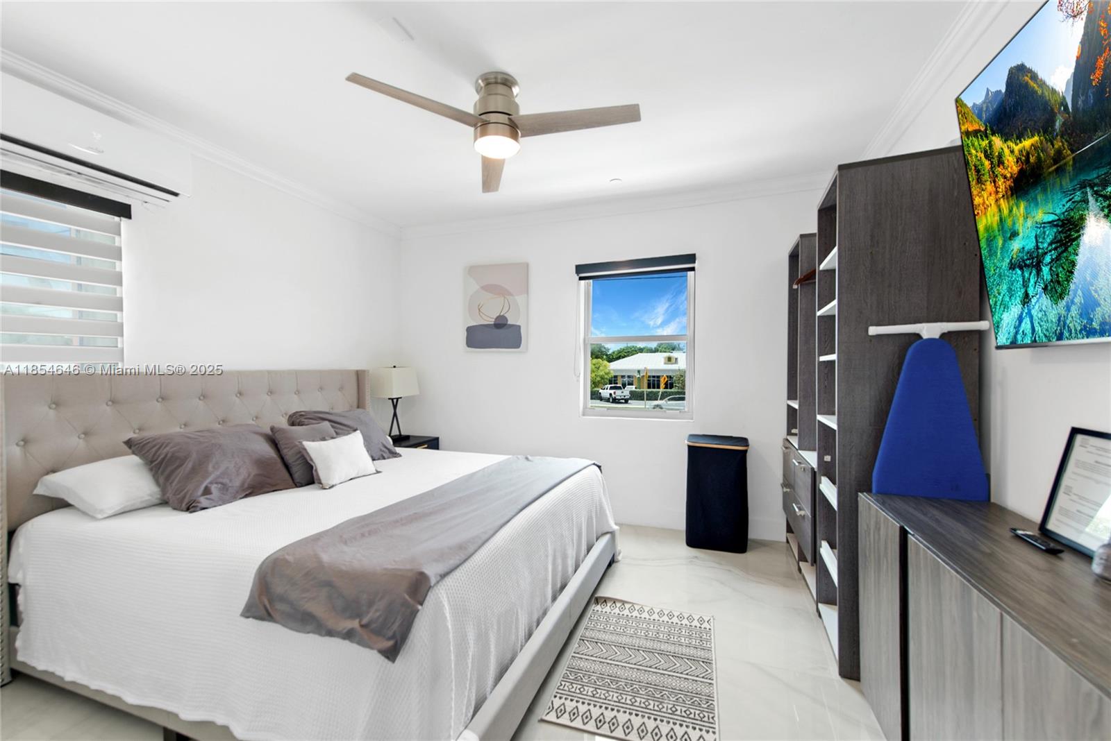 TAVERNIER NO 2 - фото