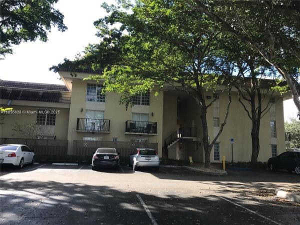 COURTYARDS AT KENDALL CON