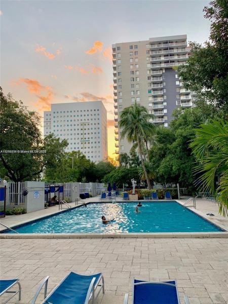 MADISON DOWNTOWN CONDO