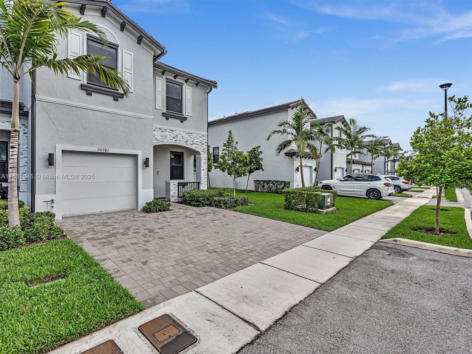 VISTA LAGO - фото