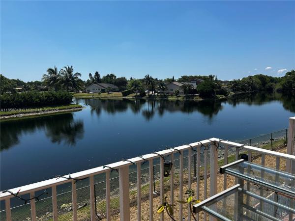 THE SEASONS VILLAS & THMS