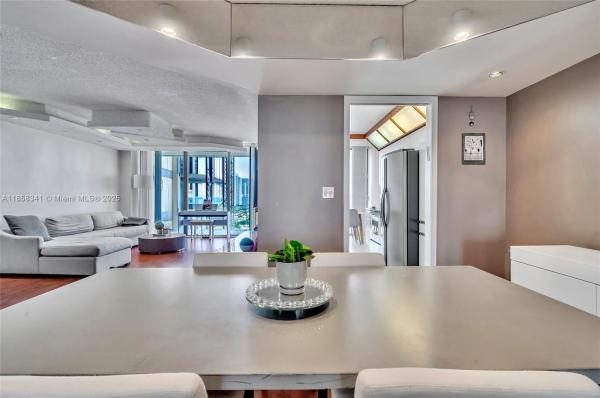 TURNBERRY TOWERS CONDO