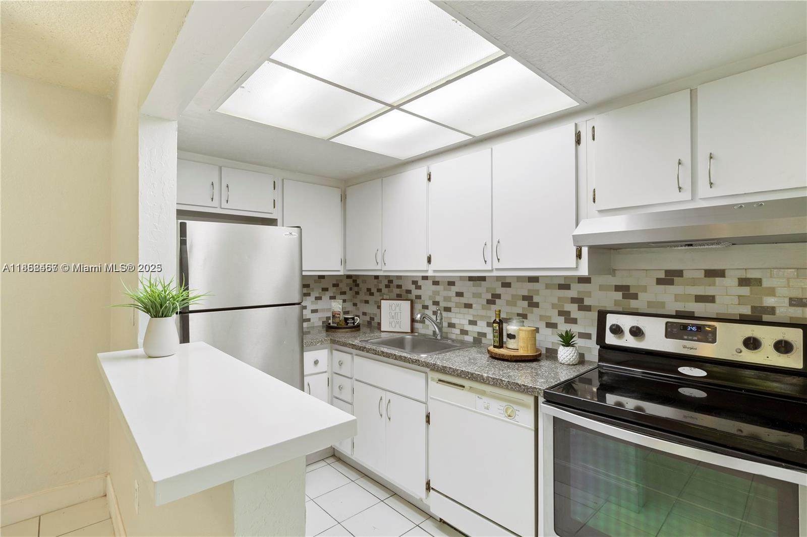 LAKE PALACID CONDO - фото