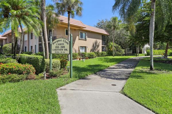 Racquet Club Apartments