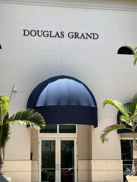 DOUGLAS GRAND CONDO