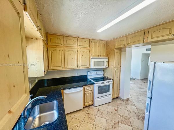 CRESTVIEW TOWERS CONDO