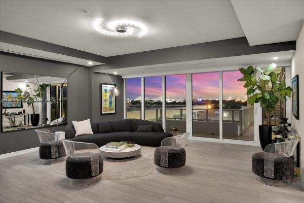 RITZ-CARLTON RESIDENCES