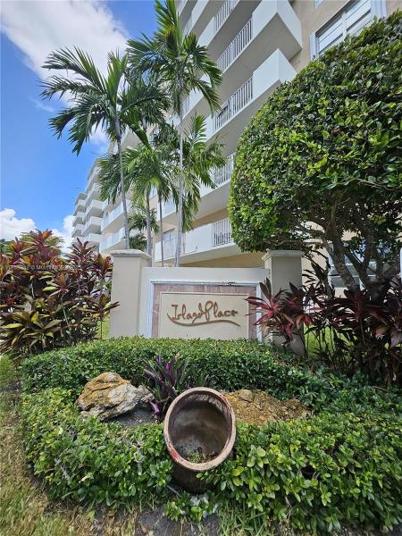 ISLAND PLACE AT NORTH BAY