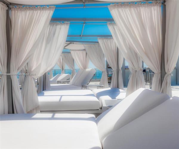 PARAMOUNT FT LAUDERDALE C