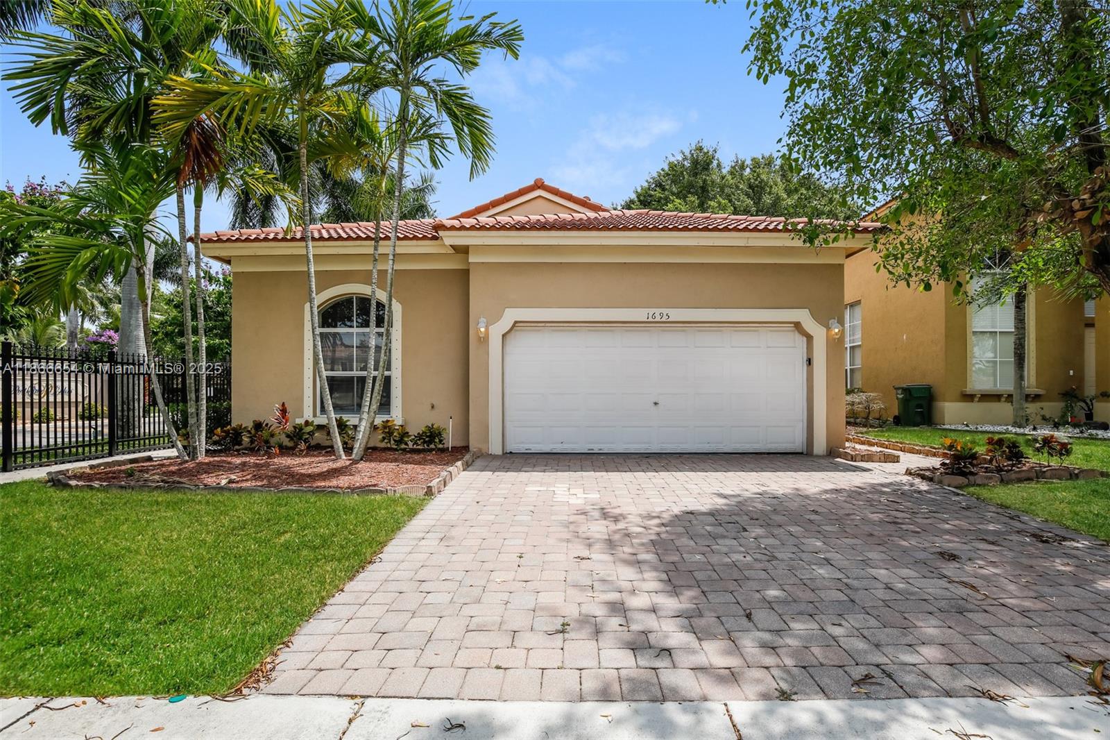 PORTOFINO LAKES - фото