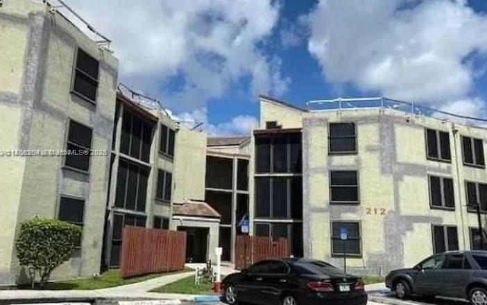 LAKE POINTE 7 CONDO - фото