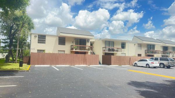 CAPTIVA LAKES VILLAS