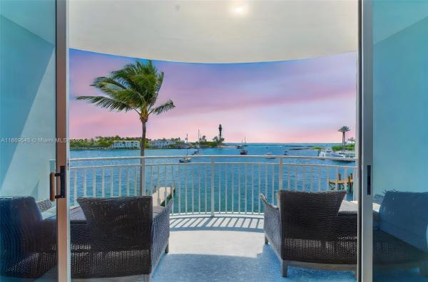 HILLSBORO SHORES EXECUTIV