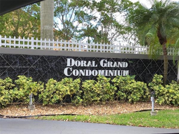 DORAL GRAND CONDO