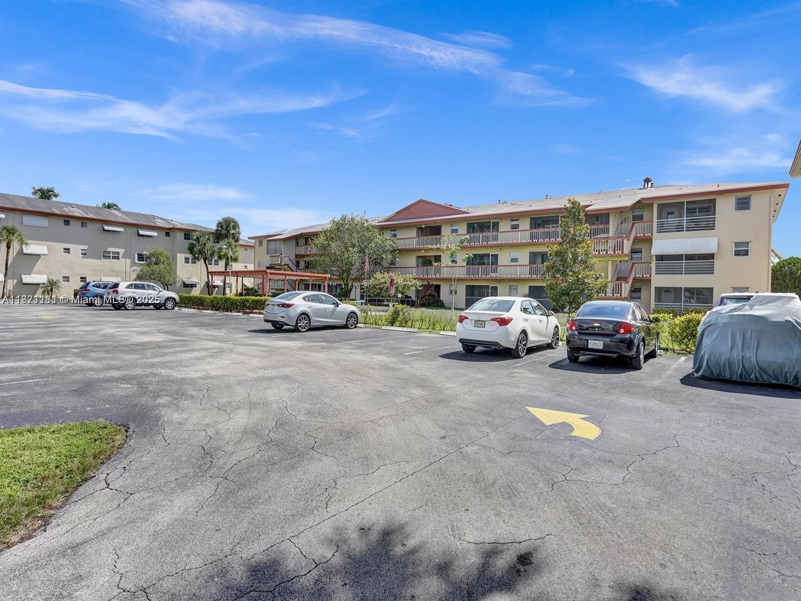 BEVERLY HILLS CONDO - фото