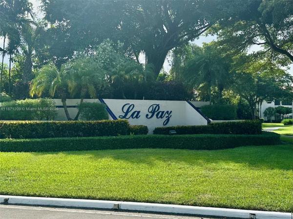 LA PAZ AT BOCA POINTE