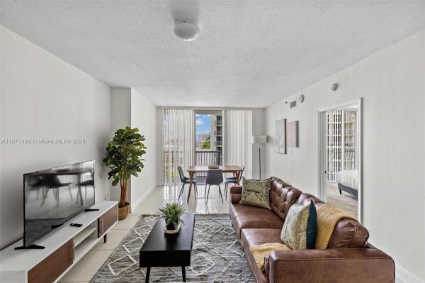 1750 N BAYSHORE DR #1811, MIAMI, FL 33132