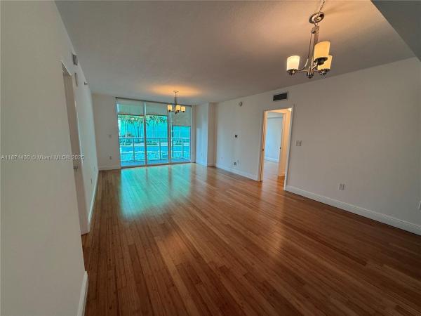 BRICKELL ON THE RIVER N T