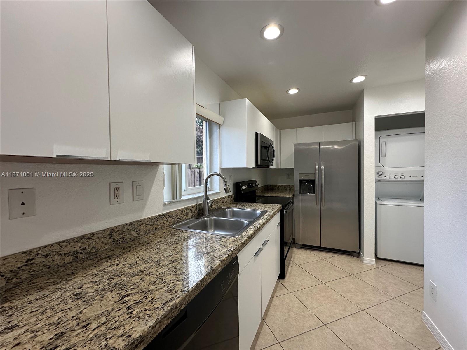 Townhouse - фото