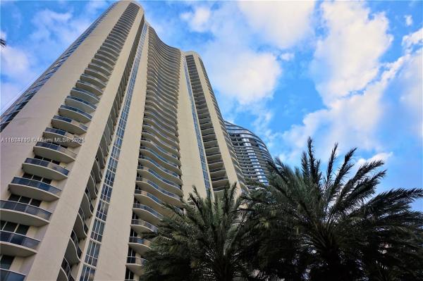 15811 COLLINS AVE #2407, SUNNY ISLES BEACH, FL 33160