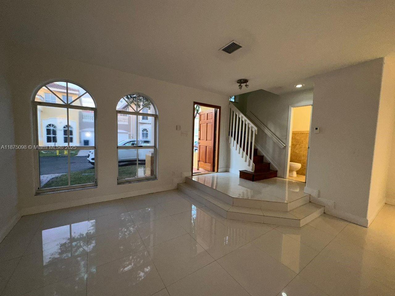 PIAZZA VECCHIA - фото