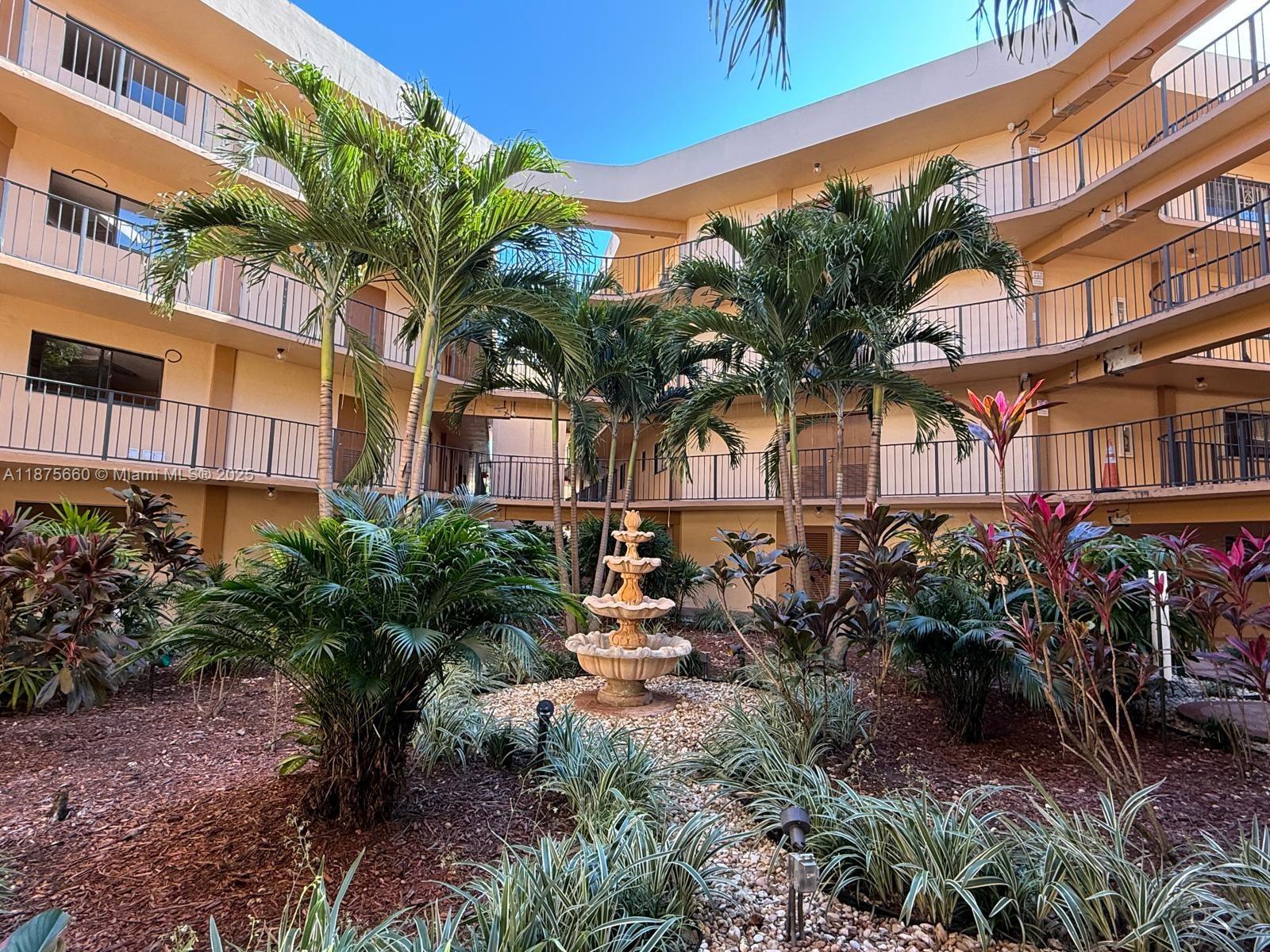 HORIZONS WEST CONDO #2 - фото