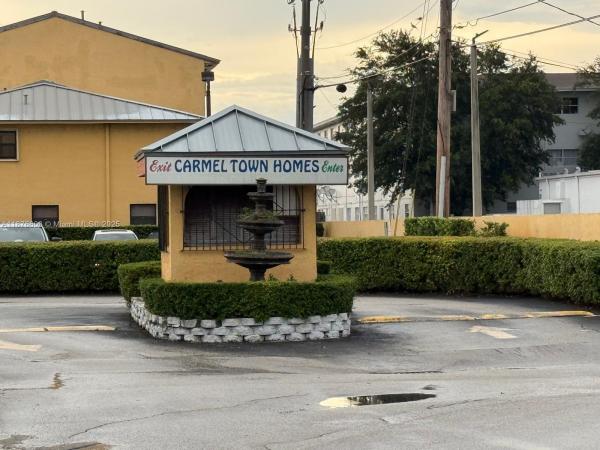 CARMEL TOWNHOMES CONDO