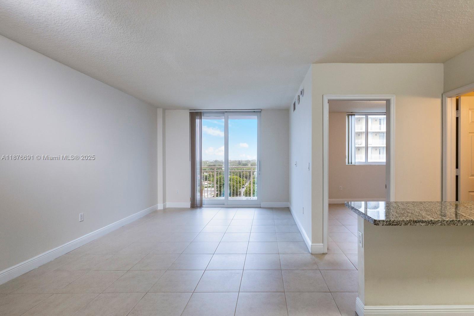 AMND MIAMI SUBURBAN ACRES - фото